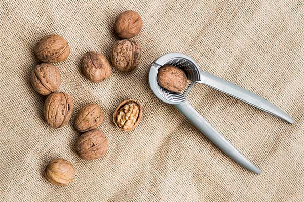 اهمیت گردو برای تقویت مو