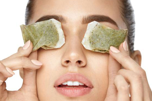چای کیسه ای برای رفع تیرگی دور چشم