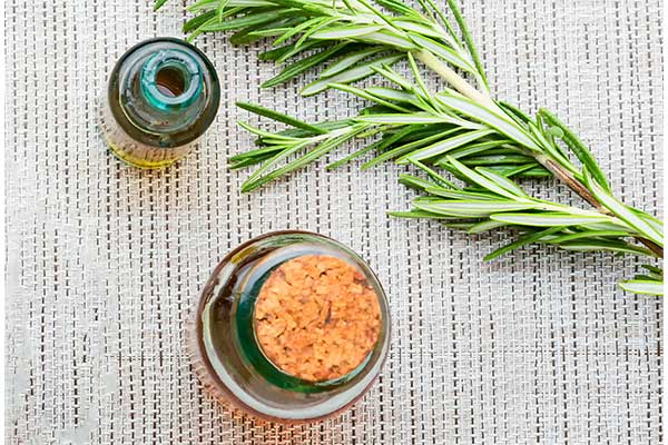 تفاوت روغن و جوشانده رزماری در چیست
