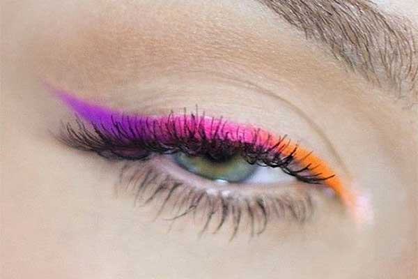 خط چشم گربه ای چند رنگ