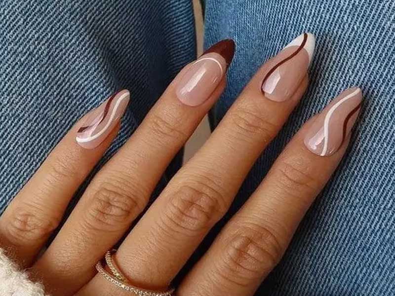 دیزاین هندسی ناخن ژلیش قهوه ای و نود